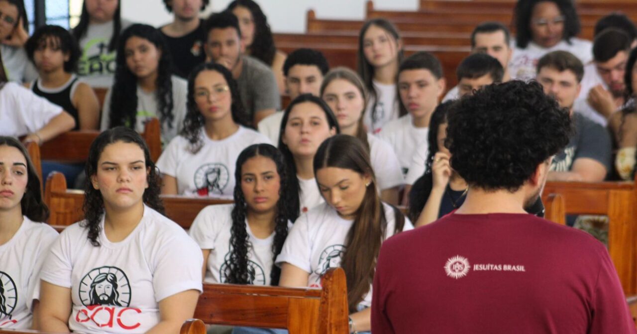Jovens participam do Encontro Jovens e Missão em Iconha com oficinas e espiritualidade