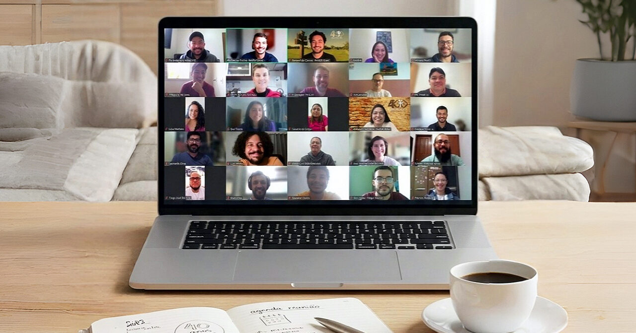 Participantes do Itinerário Formativo para Acompanhadores Espirituais durante encontro on-line promovido pelo MAGIS Brasil