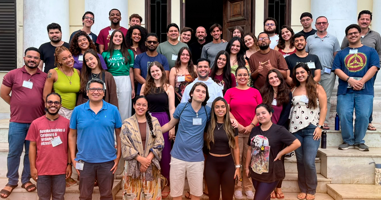 Jovens participantes da Reunião Ampliada da Frente Apostólica Juventude e Vocações, no Rio de Janeiro, durante encontro sobre a missão com as juventudes